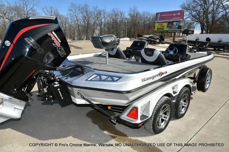 Slide: The Image of Ranger Z521L Dual Console 2020 - 17