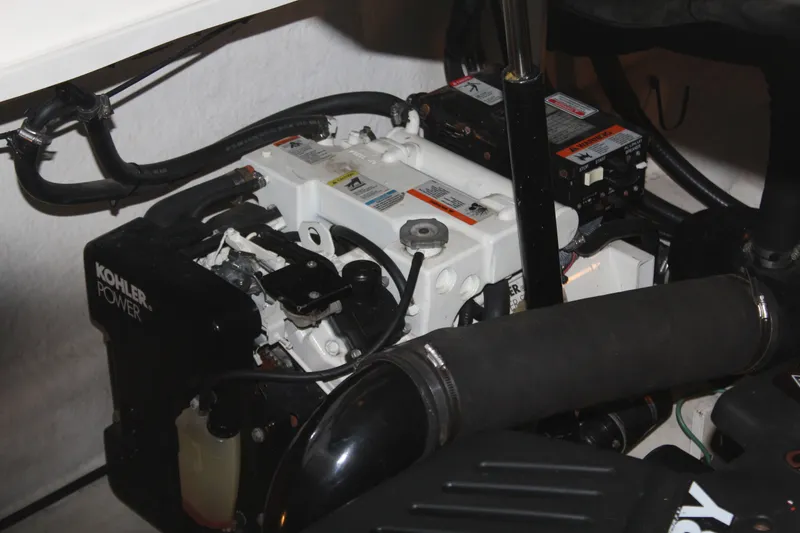 Slide: The Image of Sea Ray 340 Sundancer 2005 - 25