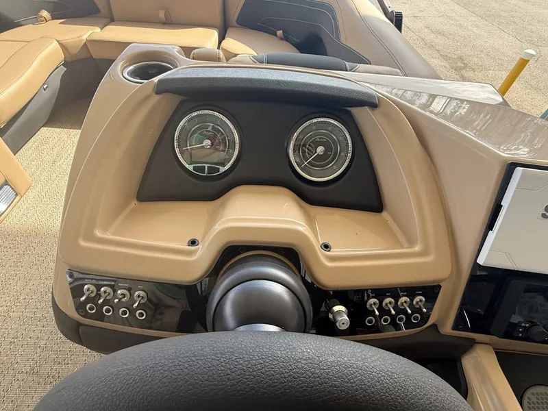 Slide: The Image of Barletta CABRIO C24UE 2026 - 14