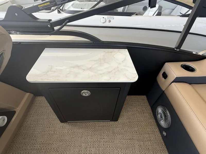 Slide: The Image of Barletta CABRIO C24UE 2026 - 18