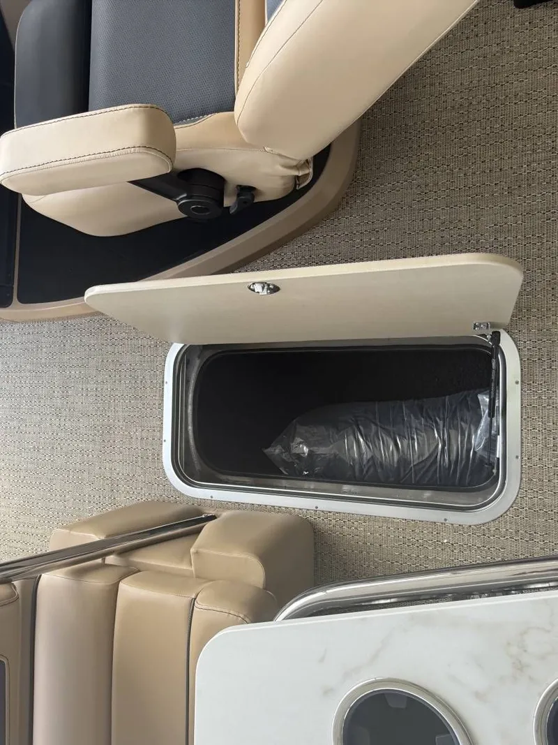 Slide: The Image of Barletta CABRIO C24UE 2026 - 28