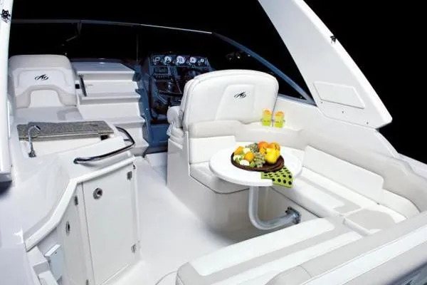 Slide: The Image of Monterey 295 Sport Yacht 2015 - 3