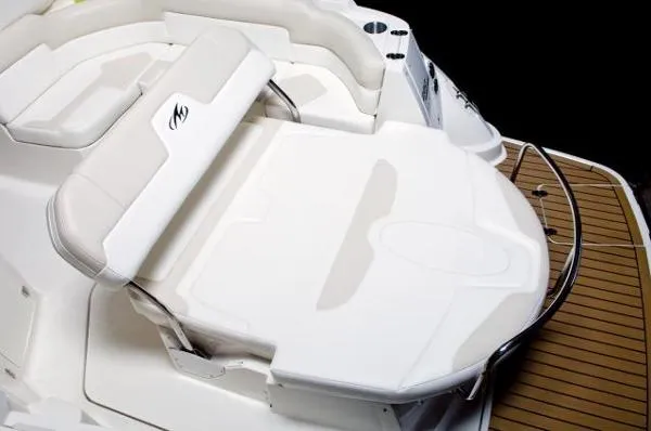 Slide: The Image of Monterey 295 Sport Yacht 2015 - 5