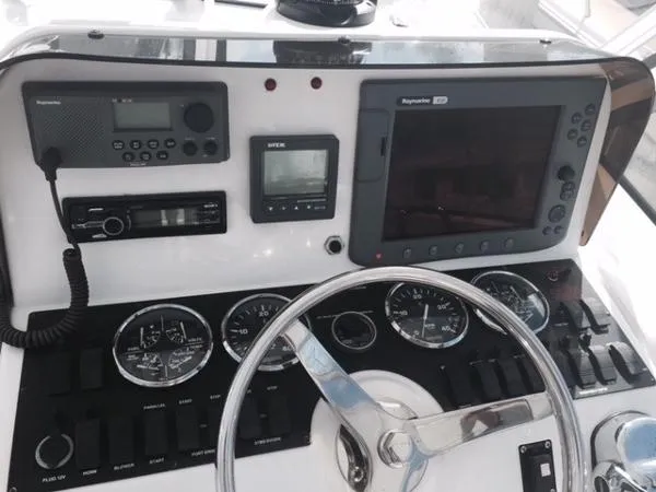 Slide: The Image of Luhrs 28 OPEN Hard Top 2006 - 7
