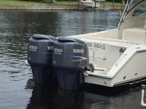 Slide: The Image of Pursuit 345 Drummond Sportfish 2007 - 1