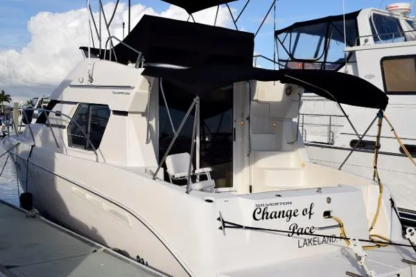 Slide: The Image of Silverton 351 Sedan Cruiser 2000 - 7