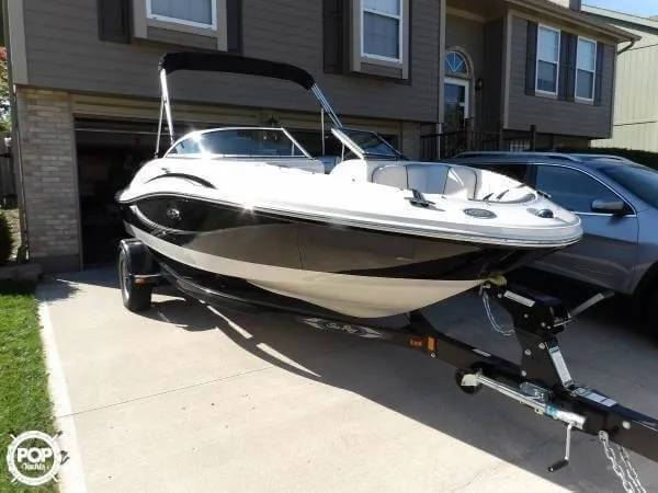 Slide: The Image of Sea Ray 185 Sport 2010 - 1