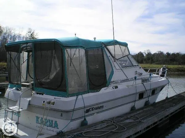 Slide: The Image of Cruisers 3370 Espirit 1989 - 3