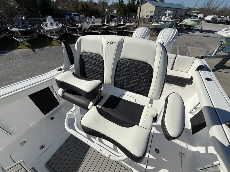 Slide: The Image of Tidewater 272 LXF 2026 - 15