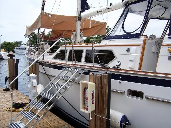 Slide: The Image of Gulfstar Sailcruiser Cockpit Sloop 1988 - 4