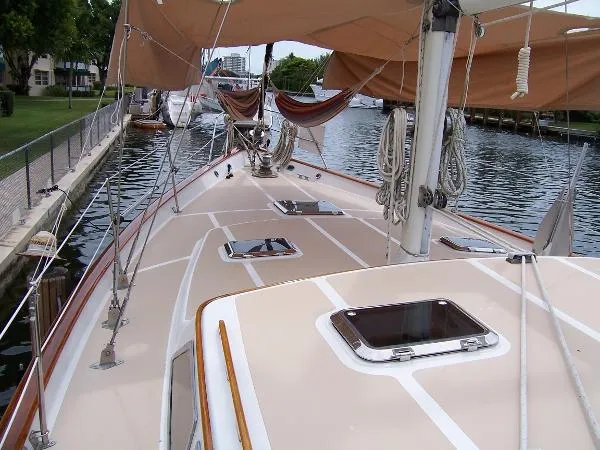 Slide: The Image of Gulfstar Sailcruiser Cockpit Sloop 1988 - 8