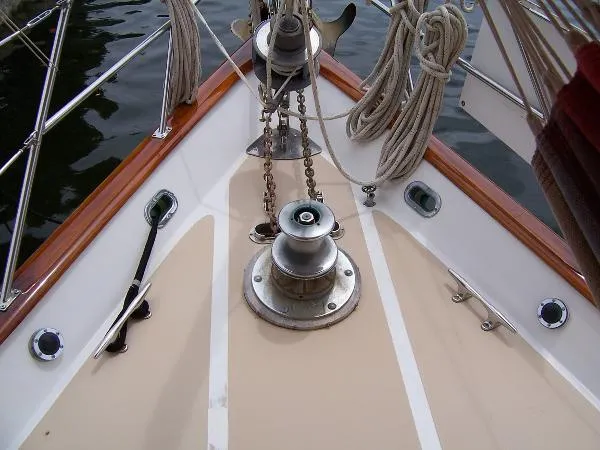 Slide: The Image of Gulfstar Sailcruiser Cockpit Sloop 1988 - 9