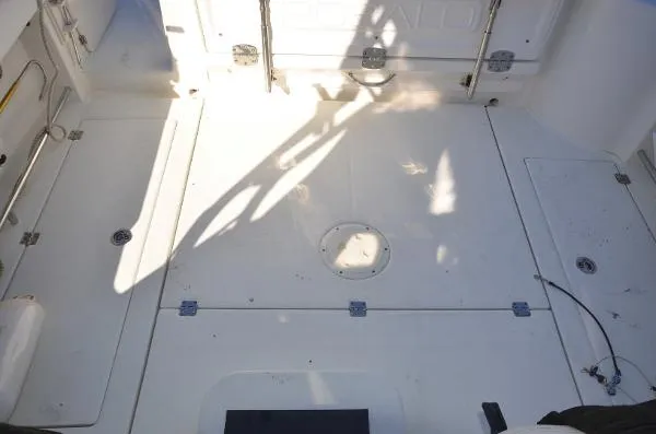 Slide: The Image of Robalo R305 Walkaround 2008 - 1