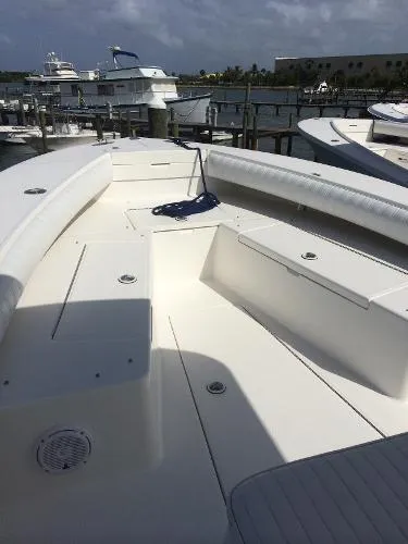 Slide: The Image of Regulator Marine 26 Forward Seating 2002 - 10