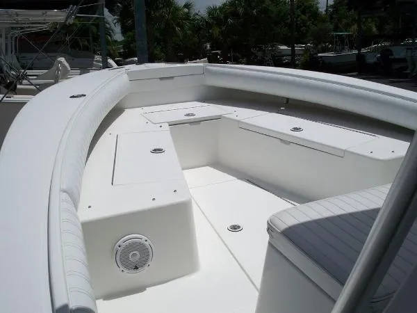 Slide: The Image of Regulator Marine 26 Forward Seating 2002 - 8