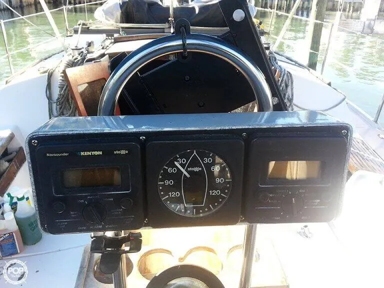 Slide: The Image of Catalina 30 Mk II Wing Keel 1989 - 7