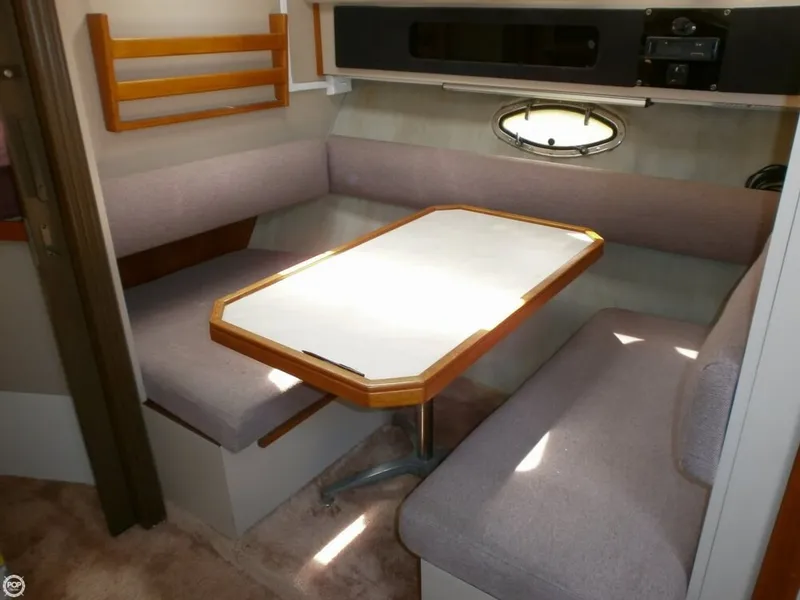 Slide: The Image of Cruisers 3270 Esprit 1989 - 5