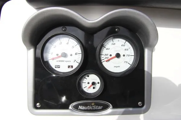 Slide: The Image of NAUTIC STAR 1900 XS 2015 - 11