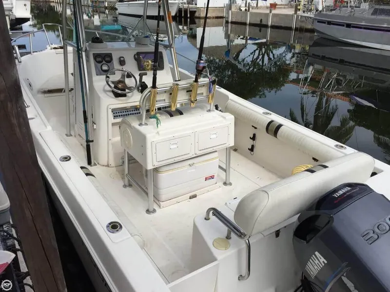 Slide: The Image of Robalo R230 2004 - 10