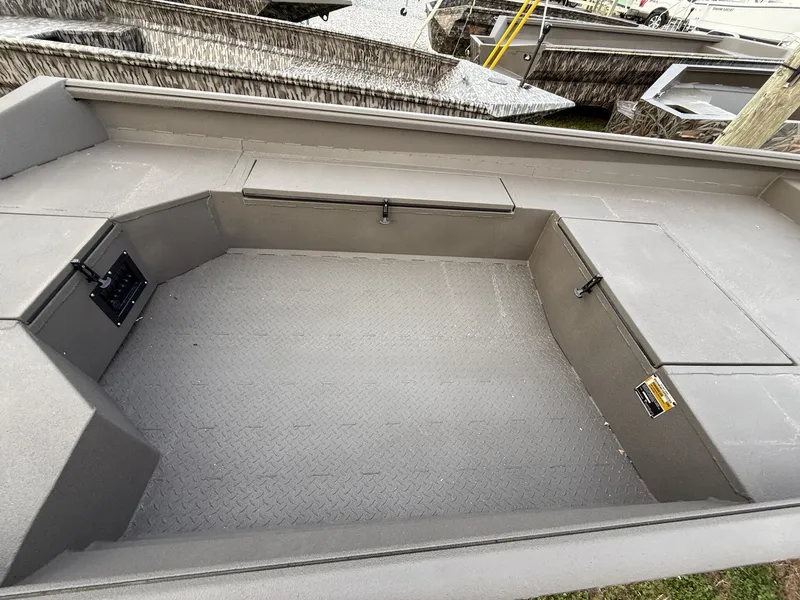 Slide: The Image of Reaper Boats 756 756 STEP TRANSOM 2026 - 3