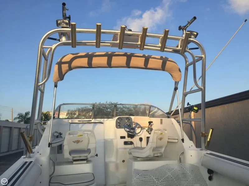 Slide: The Image of Wellcraft 250 Coastal 2002 - 5