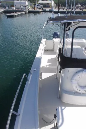 Slide: The Image of Parker Marine 2501 DV Center Console 2014 - 5