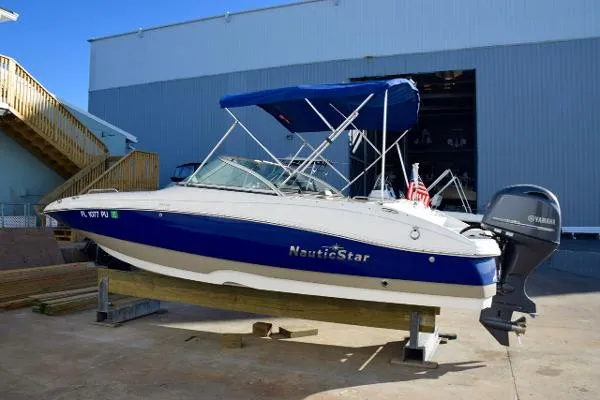 Slide: The Image of NauticStar 203DC Sport Deck 2014 - 0