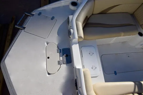 Slide: The Image of NauticStar 203DC Sport Deck 2014 - 11
