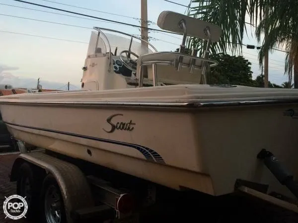 Slide: The Image of Scout 220 Bay 2002 - 4