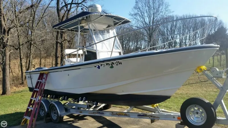 Slide: The Image of Boston Whaler 24 Outrage 1996 - 10