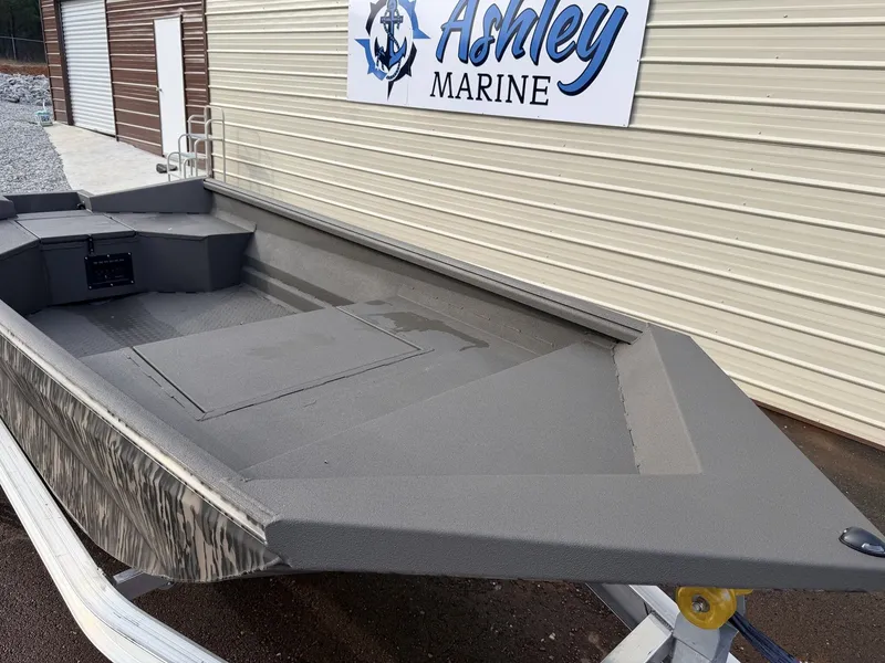 Slide: The Image of Reaper Boats 553 STEP TRANSOM 2026 - 2