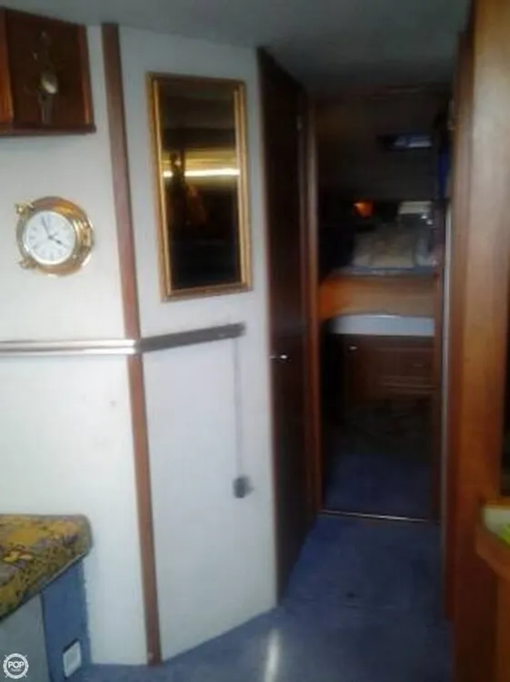 Slide: The Image of Sea Ray 390 Express 1987 - 10