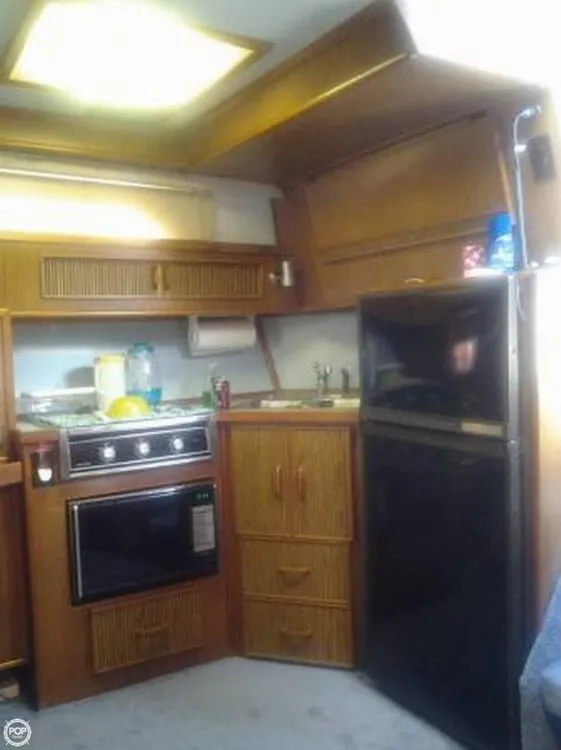 Slide: The Image of Sea Ray 390 Express 1987 - 8