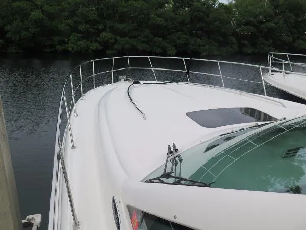 Slide: The Image of Sea Ray 48 Sundancer 2006 - 8