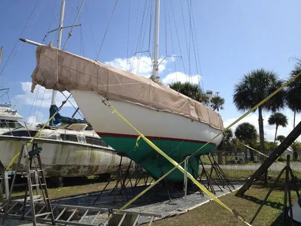 Slide: The Image of Cape Dory Cutter 1981 - 11