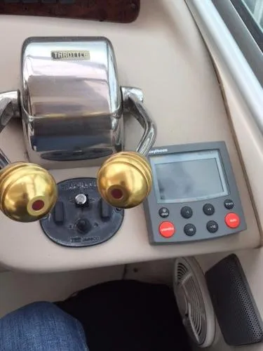 Slide: The Image of Sea Ray 340 Sundancer 2001 - 11