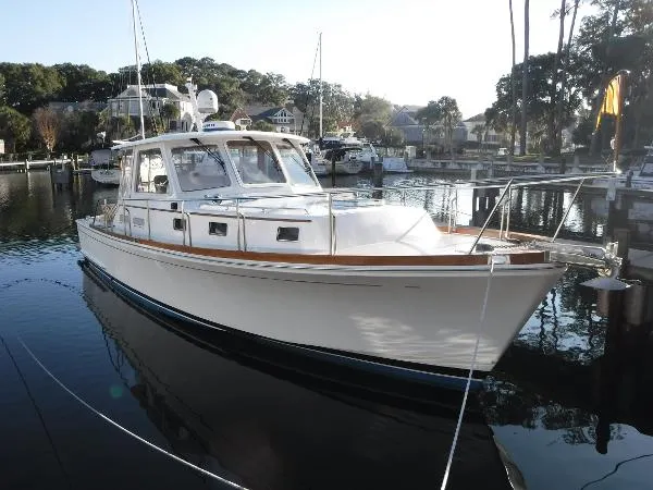 Slide: The Image of Grand Banks Eastbay 38 2002 - 0