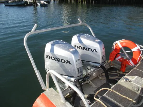 Slide: The Image of SafeBoat Defender 2004 - 10