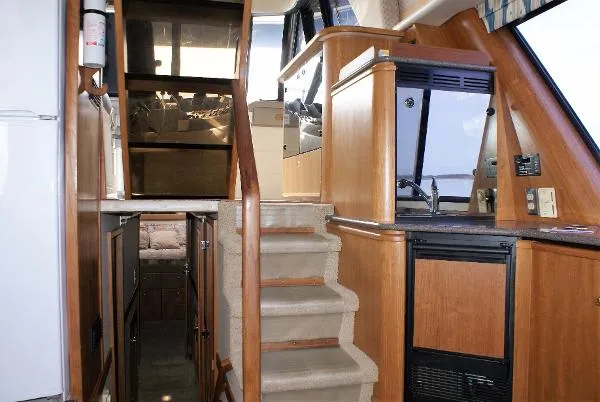 Slide: The Image of Bayliner 4788 Pilot House Motoryacht 1998 - 11