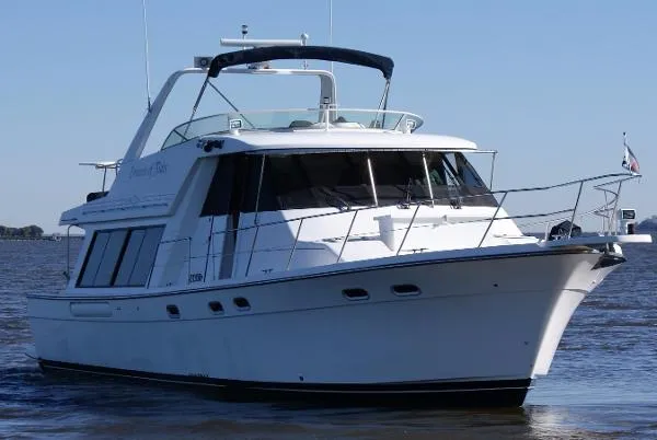 Slide: The Image of Bayliner 4788 Pilot House Motoryacht 1998 - 2