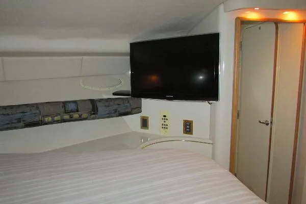 Slide: The Image of Sea Ray 400 Sundancer 1997 - 11