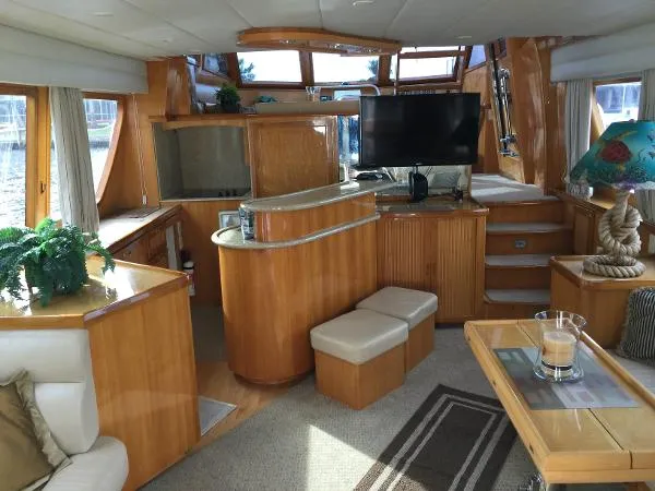 Slide: The Image of McKinna 57 Pilothouse 2005 - 4