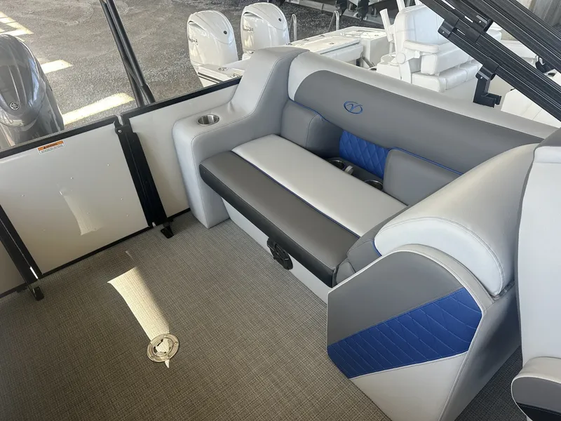 Slide: The Image of Veranda Vista View Series VISTA SPORT 22RC-TRITOON-150HP 2026 - 5