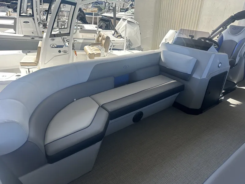 Slide: The Image of Veranda Vista View Series VISTA SPORT 22RC-TRITOON-150HP 2026 - 9