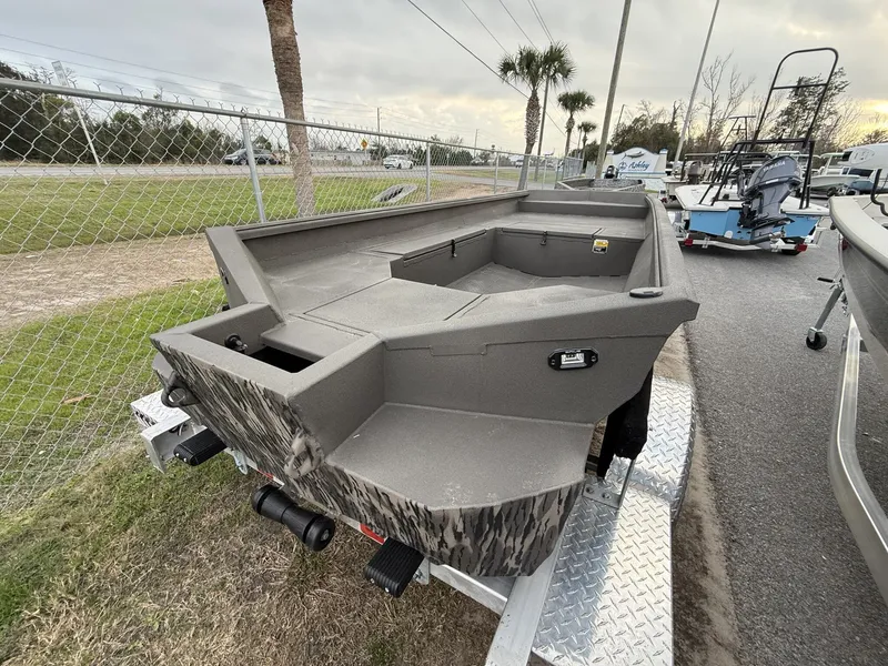 Slide: The Image of Reaper Boats 756 756 STEP TRANSOM 2026 - 3