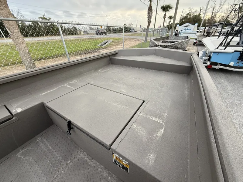 Slide: The Image of Reaper Boats 756 756 STEP TRANSOM 2026 - 4