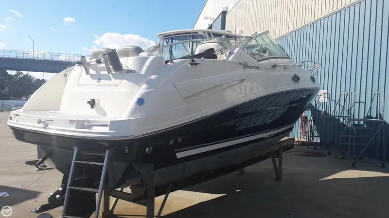 Slide: The Image of Sea Ray 240 Sundancer 2006 - 10
