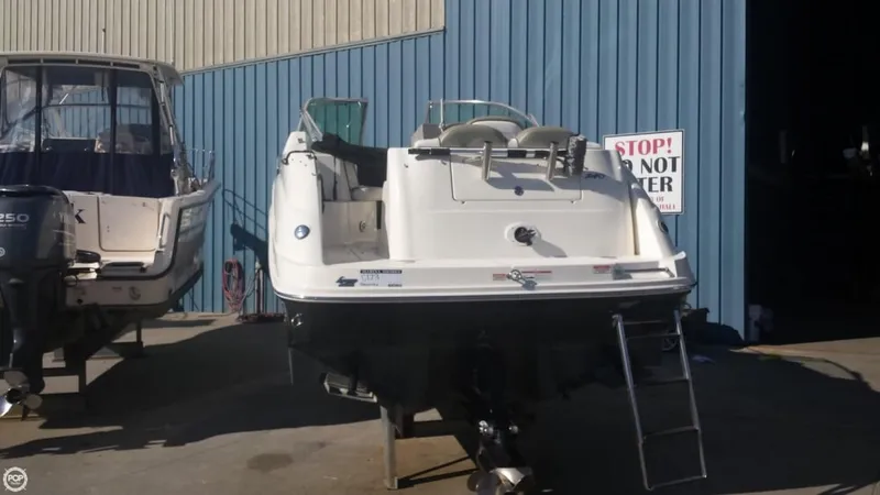 Slide: The Image of Sea Ray 240 Sundancer 2006 - 7