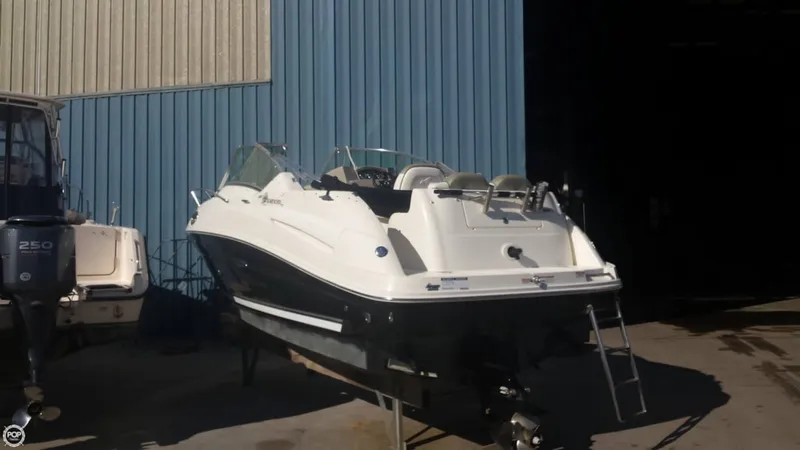 Slide: The Image of Sea Ray 240 Sundancer 2006 - 8