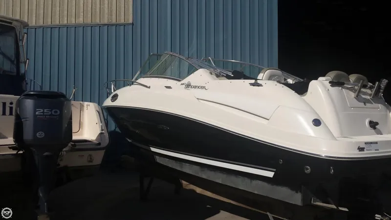 Slide: The Image of Sea Ray 240 Sundancer 2006 - 9